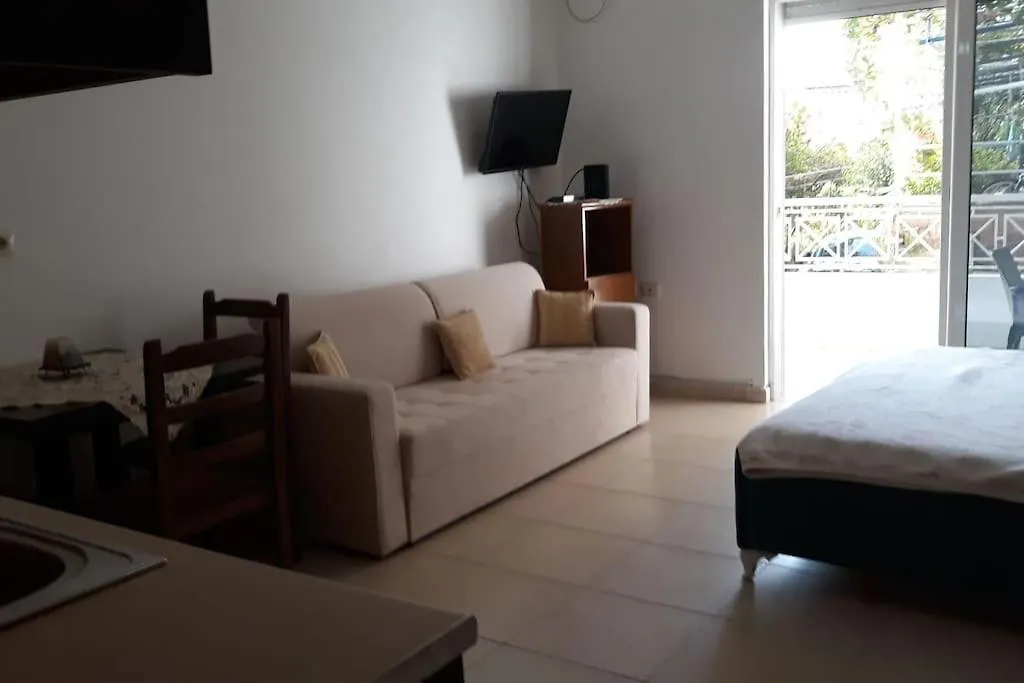 Studio Beach Apartment In Center Sarandë